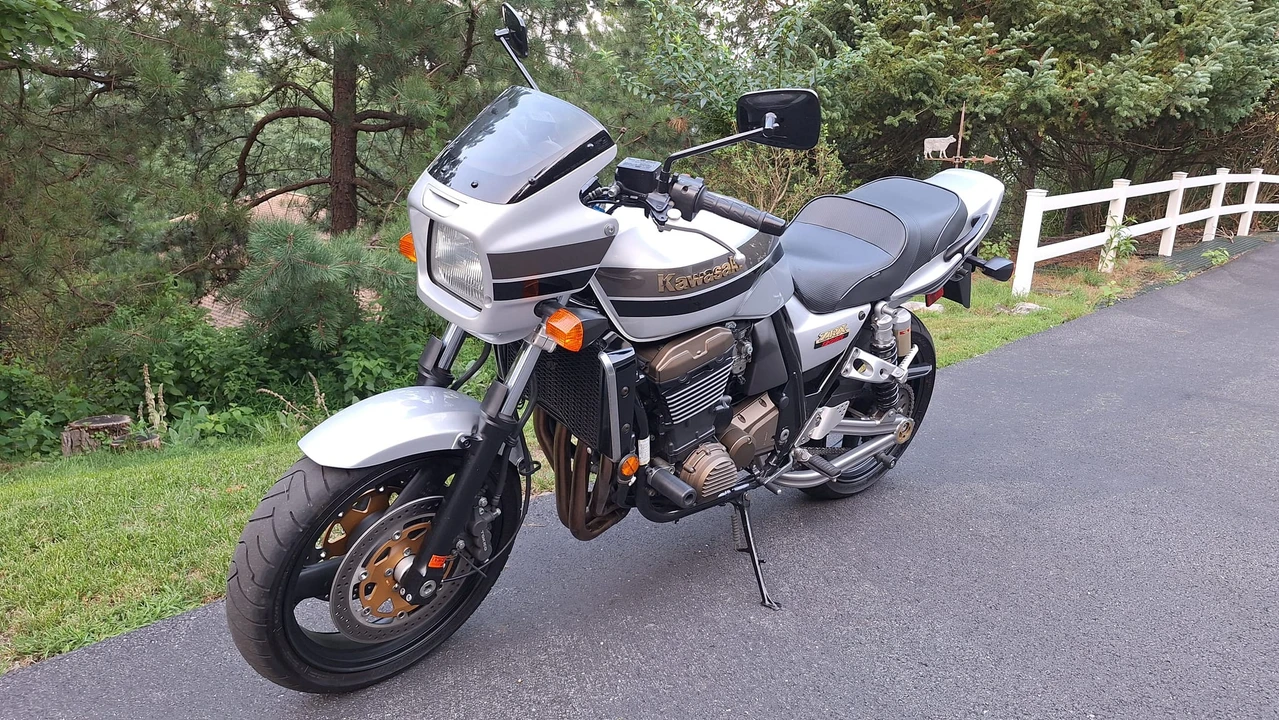 2004 Kawasaki ZRX1200 - Image 4 of 31