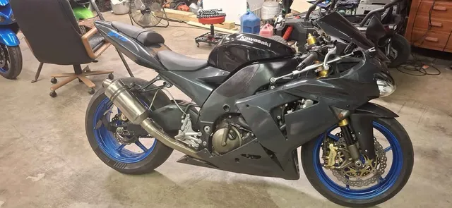 2004 Kawasaki ZX1000R
