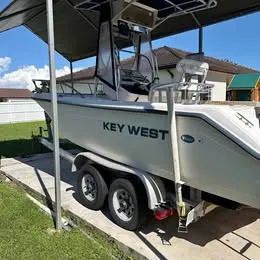 2004 Key West Center Consola