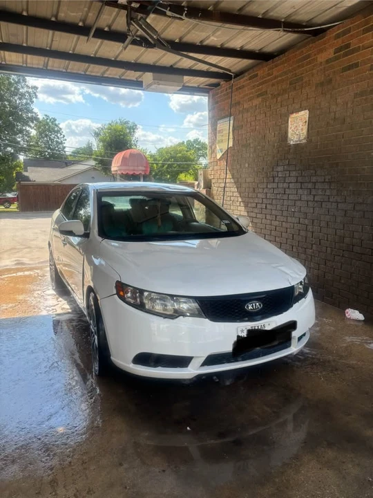 2004 Kia Forte - Image 2 of 7