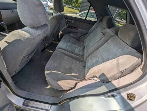 2004 Kia Sorento - Image 13 of 21