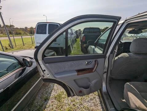 2004 Kia Sorento - Image 15 of 21