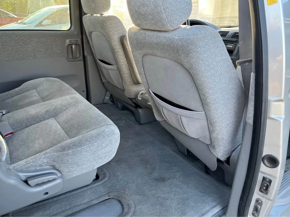2004 Kia Carnival - Image 9 of 10