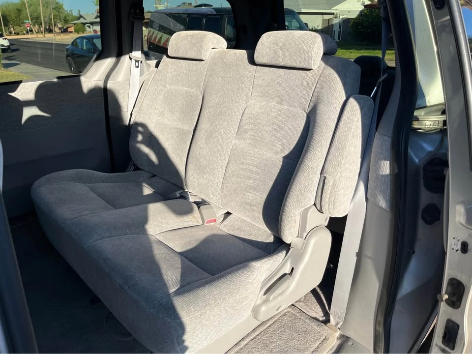 2004 Kia Carnival - Image 5 of 10