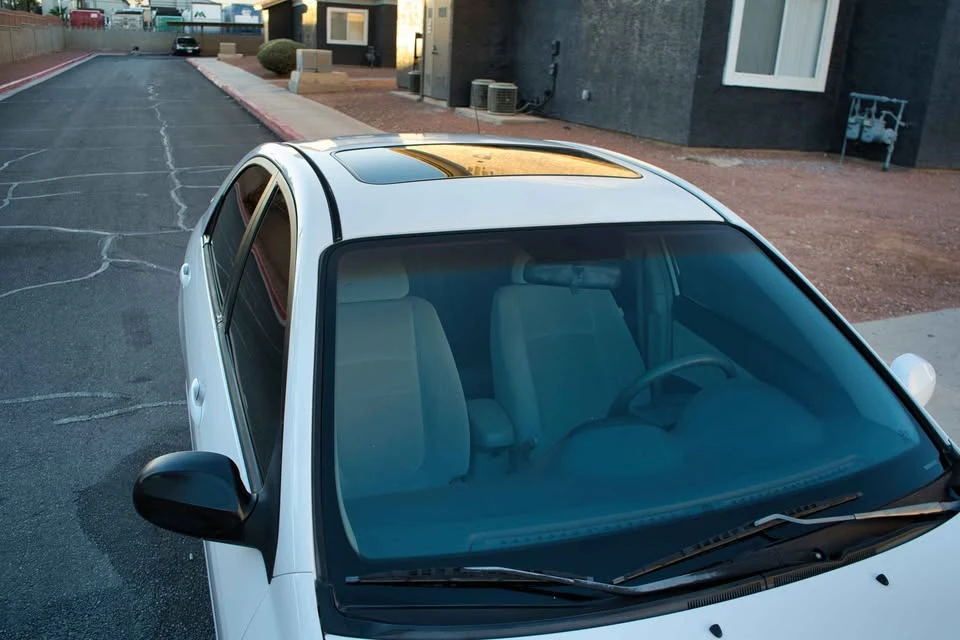 2004 Kia Spectra - Image 2 of 7