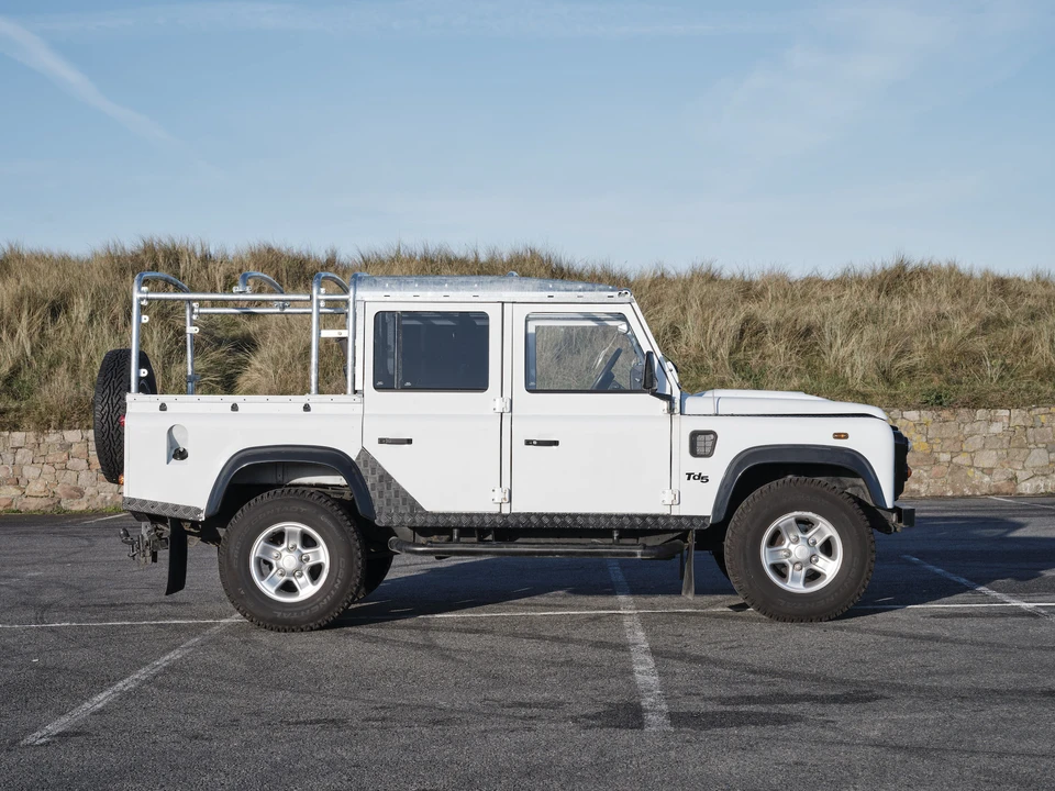 2004 Land Rover Defender 110 - Image 27 of 31