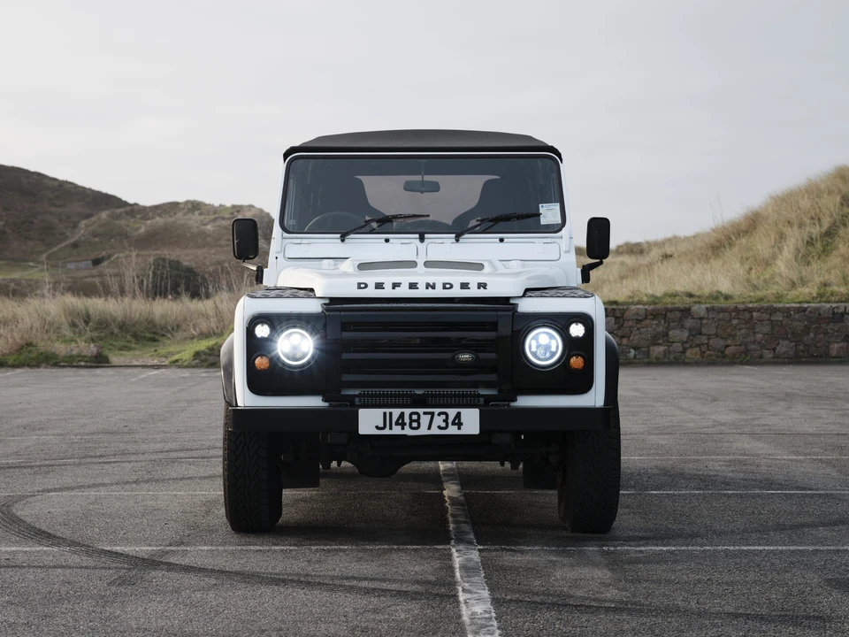 2004 Land Rover Defender 110 - Image 3 of 31