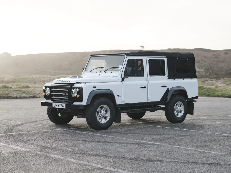 2004 Land Rover Defender 110 - Image 4 of 31