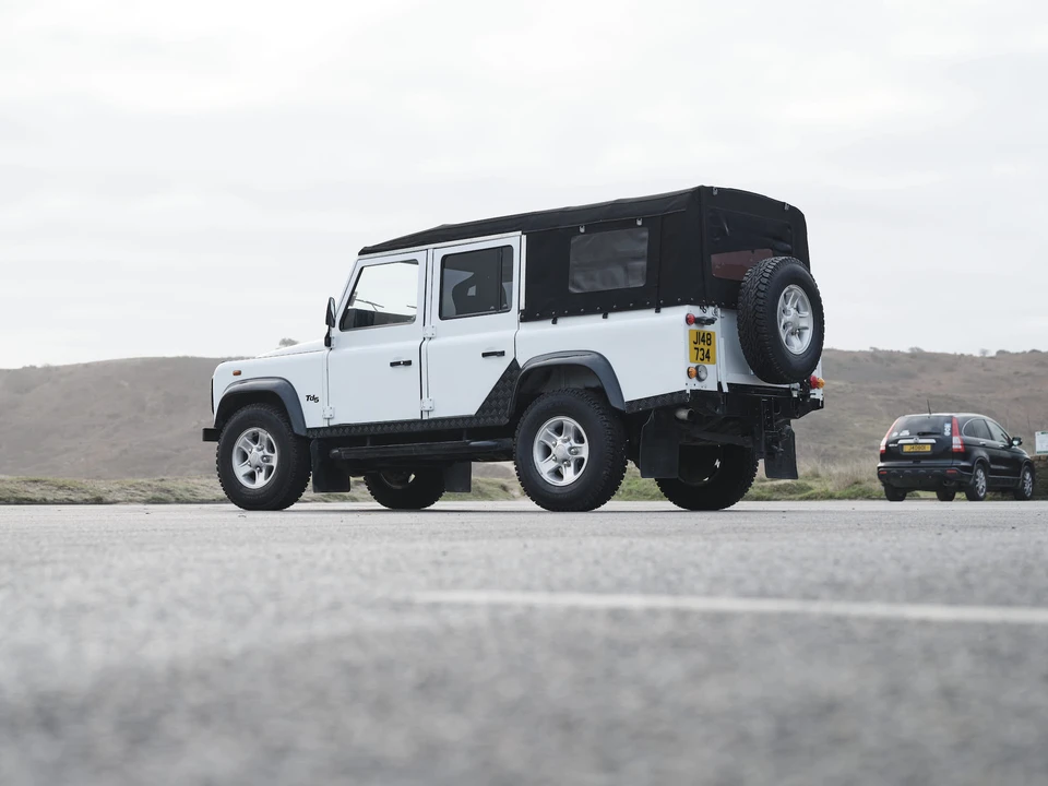 2004 Land Rover Defender 110 - Image 13 of 31