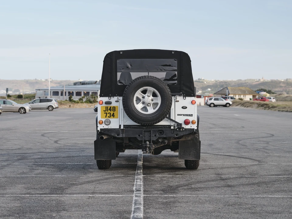 2004 Land Rover Defender 110 - Image 7 of 31