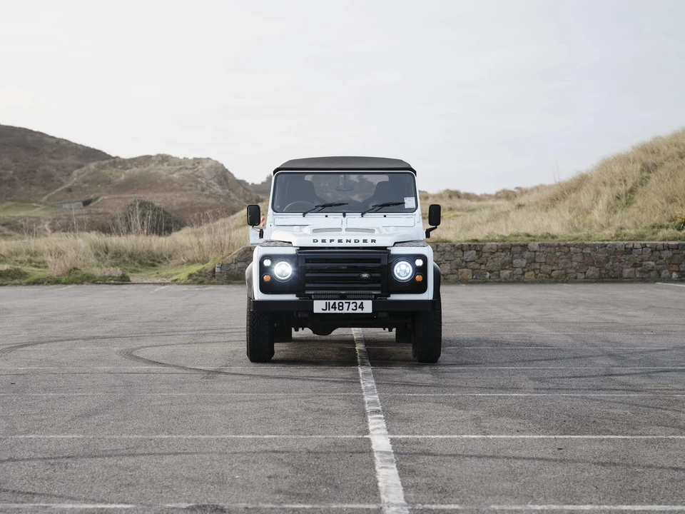 2004 Land Rover Defender 110 - Image 23 of 31