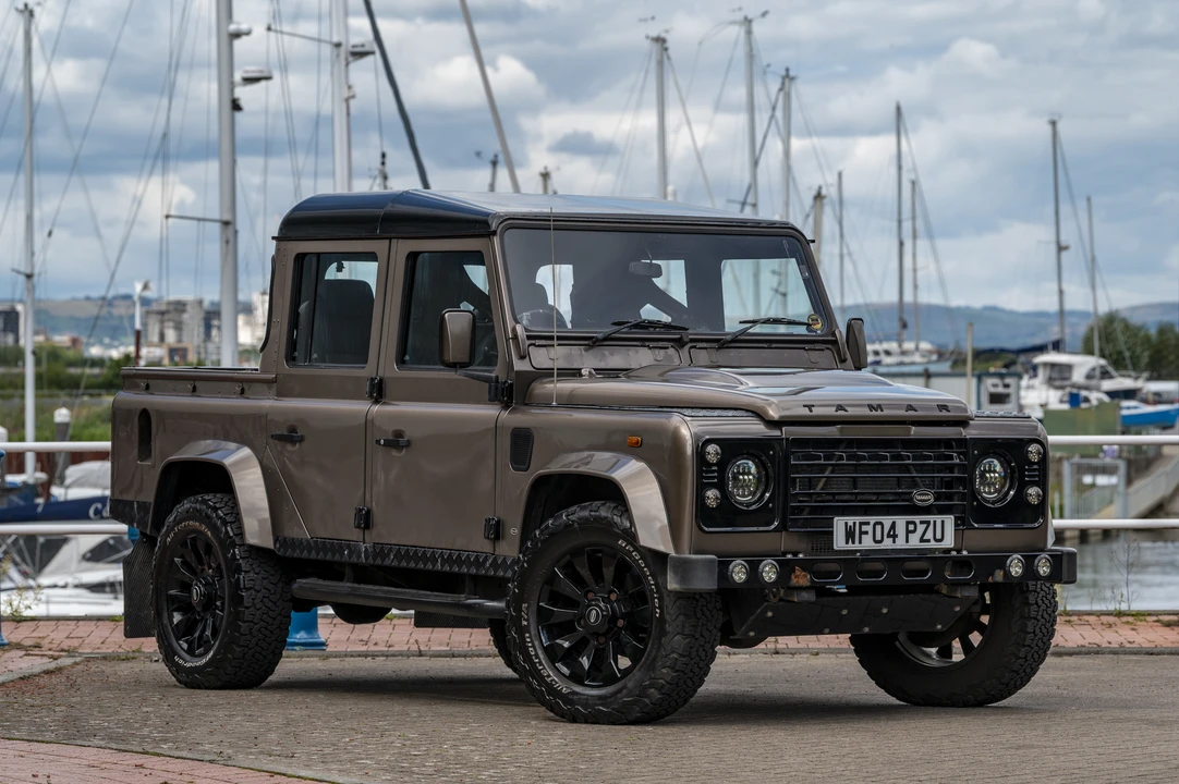 2004 Land Rover Defender 110 - Image 2 of 31