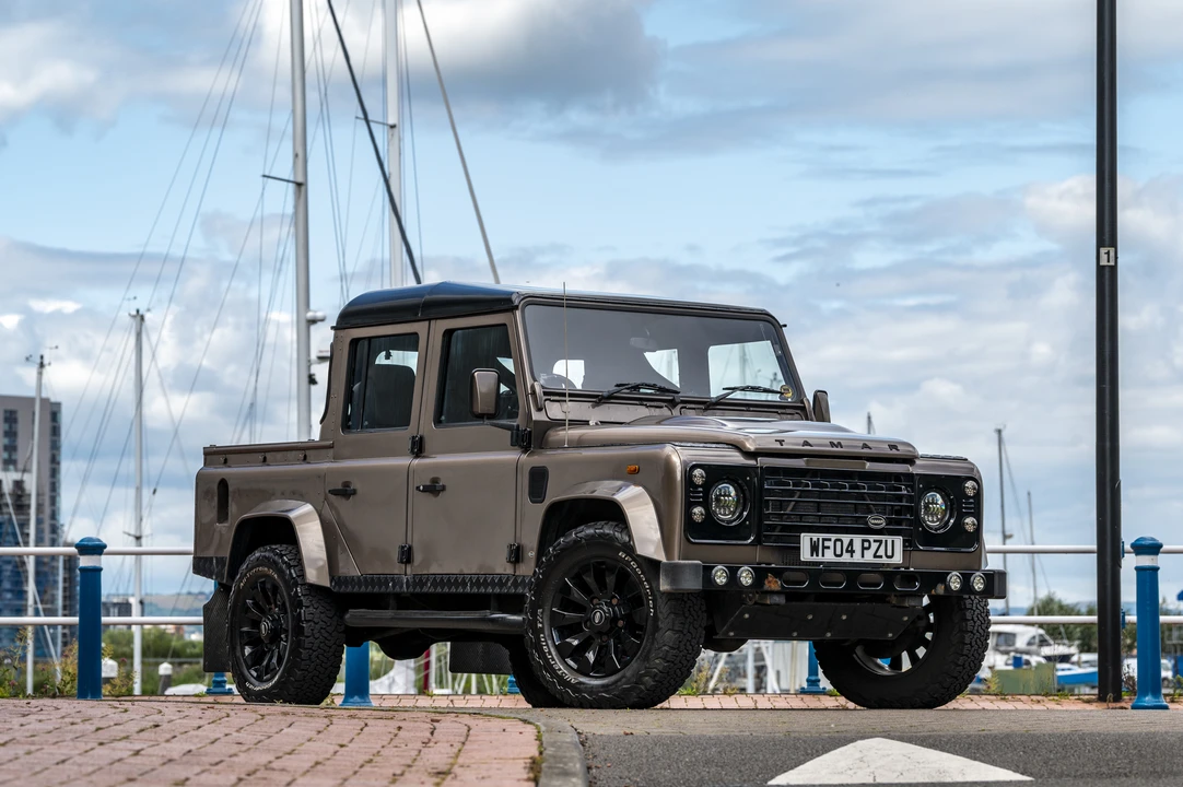 2004 Land Rover Defender 110 - Image 12 of 31