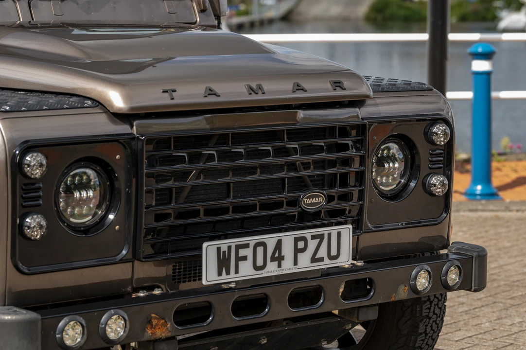 2004 Land Rover Defender 110 - Image 19 of 31