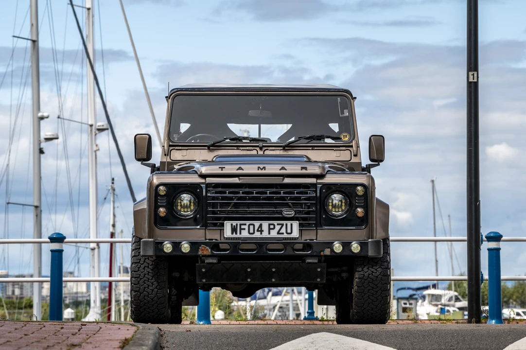 2004 Land Rover Defender 110 - Image 11 of 31