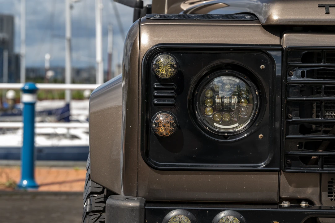 2004 Land Rover Defender 110 - Image 21 of 31