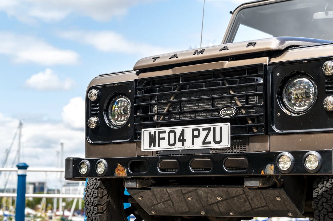 2004 Land Rover Defender 110 - Image 24 of 31