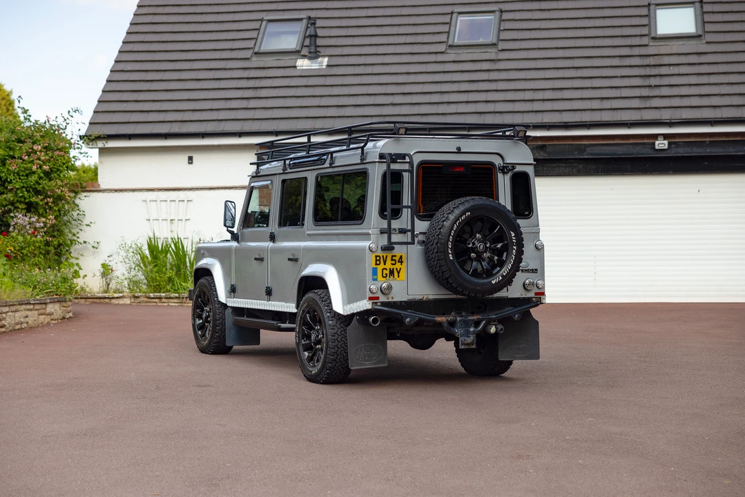 2004 Land Rover Defender 110 - Image 16 of 31