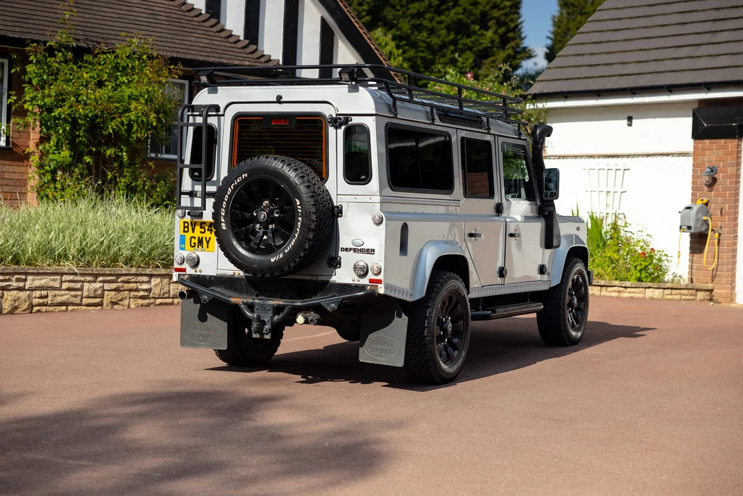 2004 Land Rover Defender 110 - Image 14 of 31