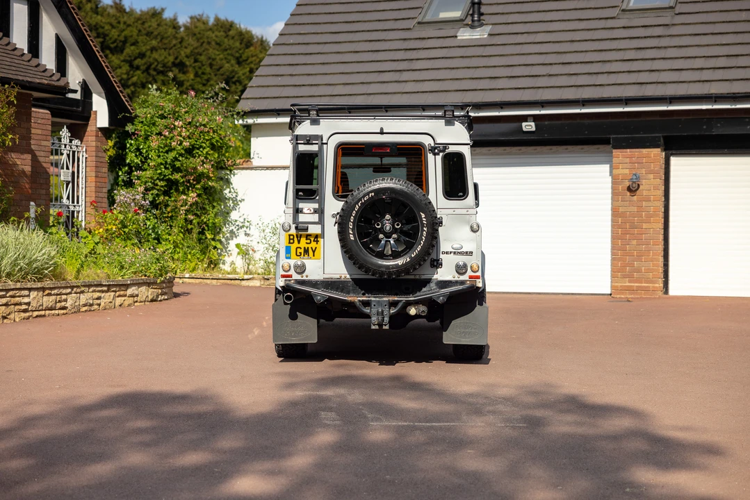 2004 Land Rover Defender 110 - Image 7 of 31