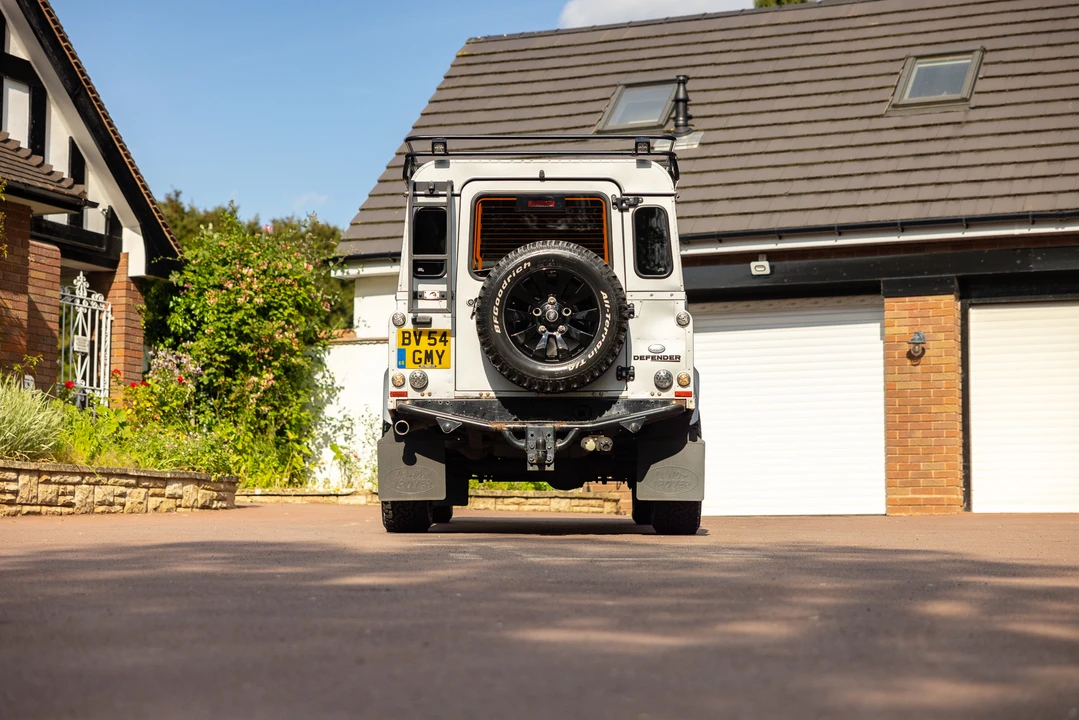 2004 Land Rover Defender 110 - Image 15 of 31