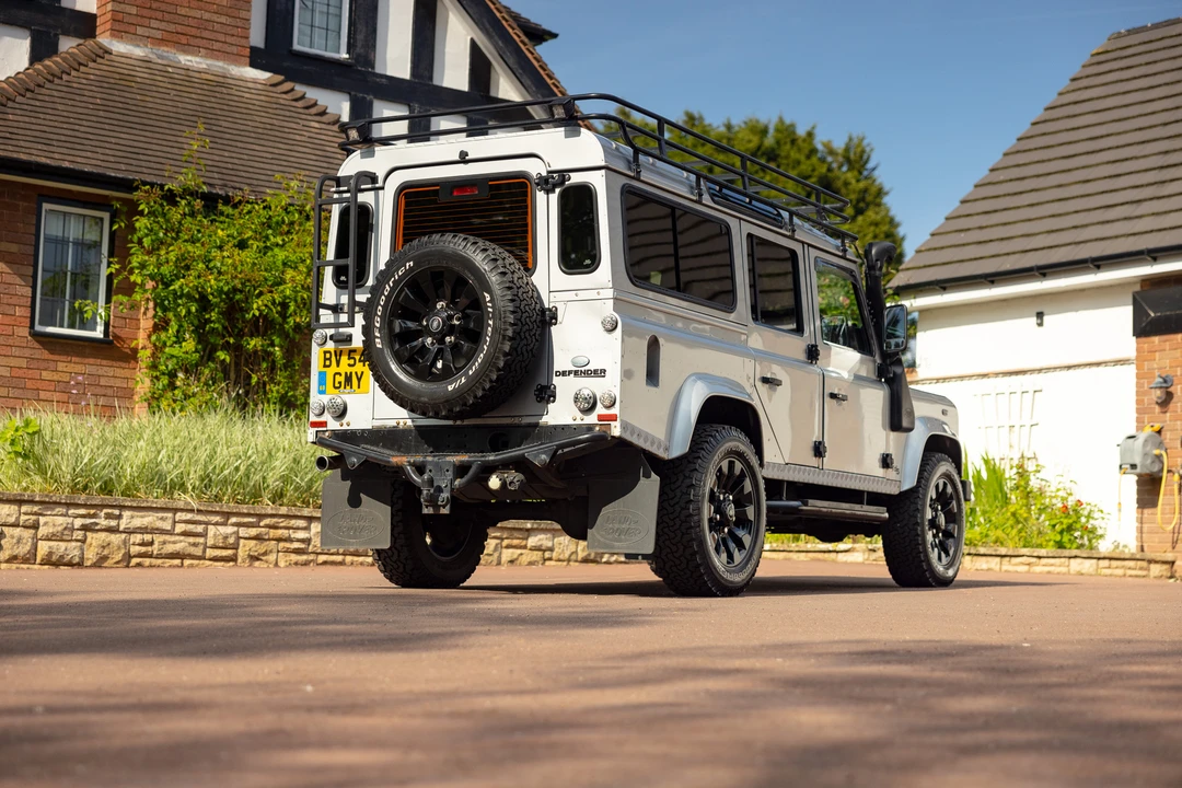 2004 Land Rover Defender 110 - Image 6 of 31