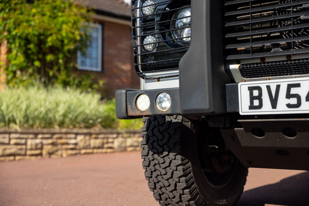 2004 Land Rover Defender 110 - Image 20 of 31