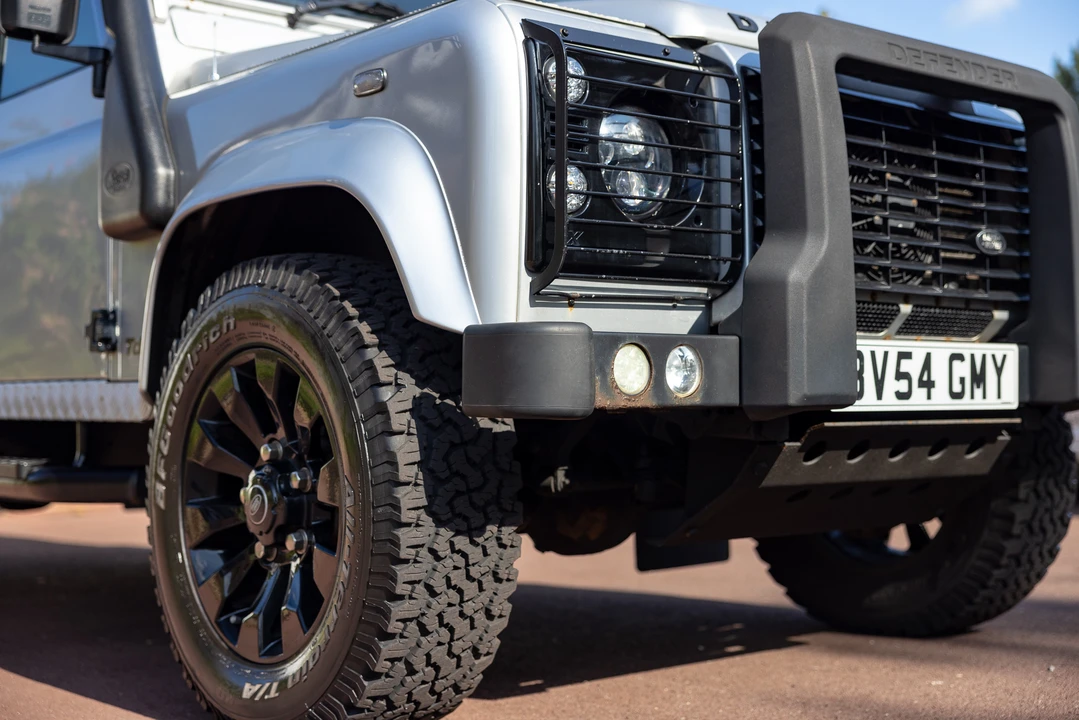 2004 Land Rover Defender 110 - Image 21 of 31