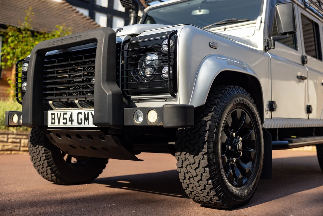 2004 Land Rover Defender 110 - Image 22 of 31