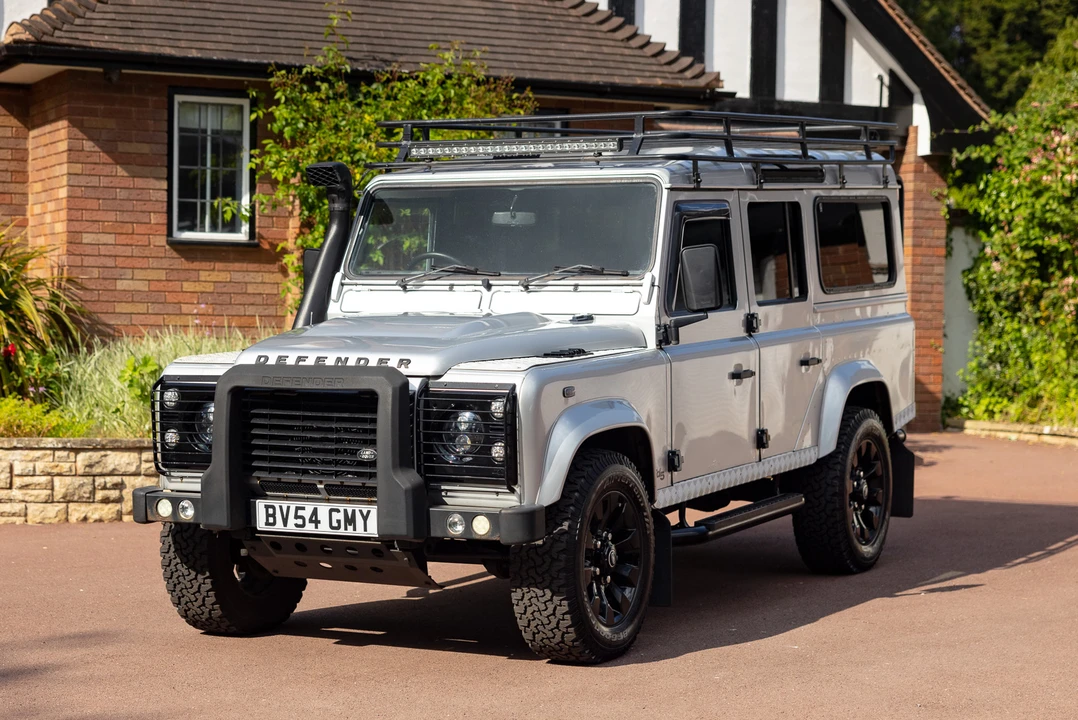 2004 Land Rover Defender 110 - Image 2 of 31