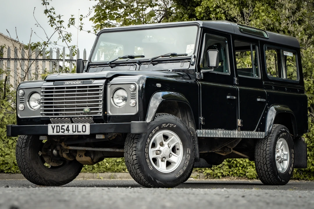 2004 Land Rover Defender 110 - Image 17 of 31