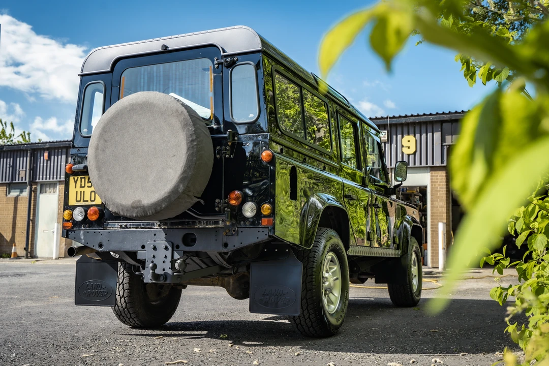 2004 Land Rover Defender 110 - Image 13 of 31