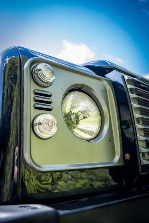 2004 Land Rover Defender 110 - Image 25 of 31