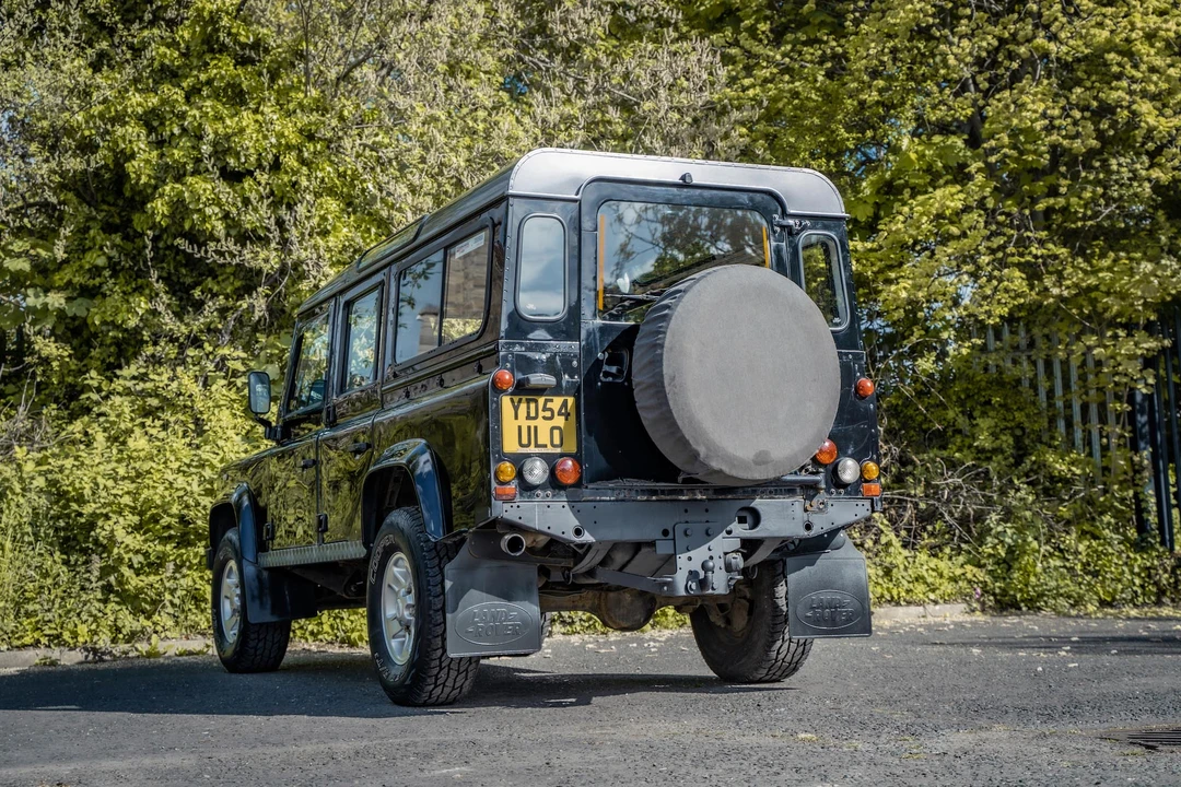 2004 Land Rover Defender 110 - Image 8 of 31
