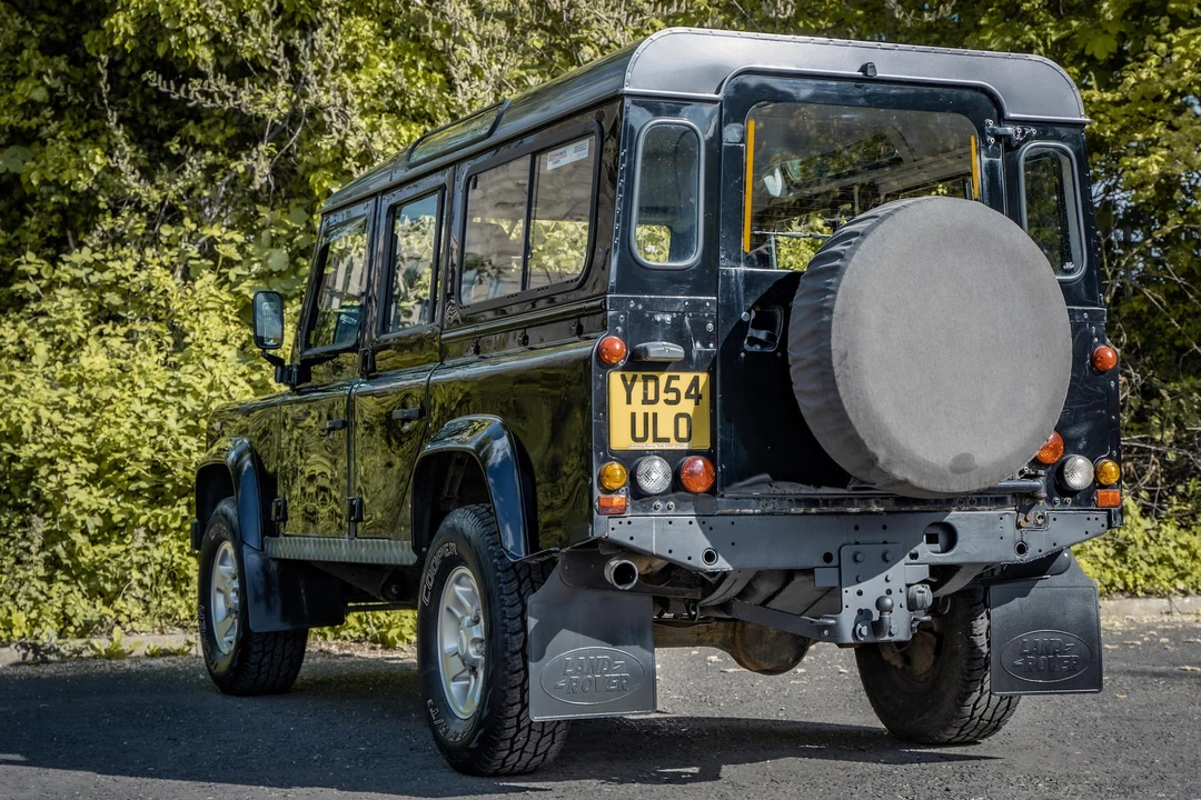 2004 Land Rover Defender 110 - Image 14 of 31