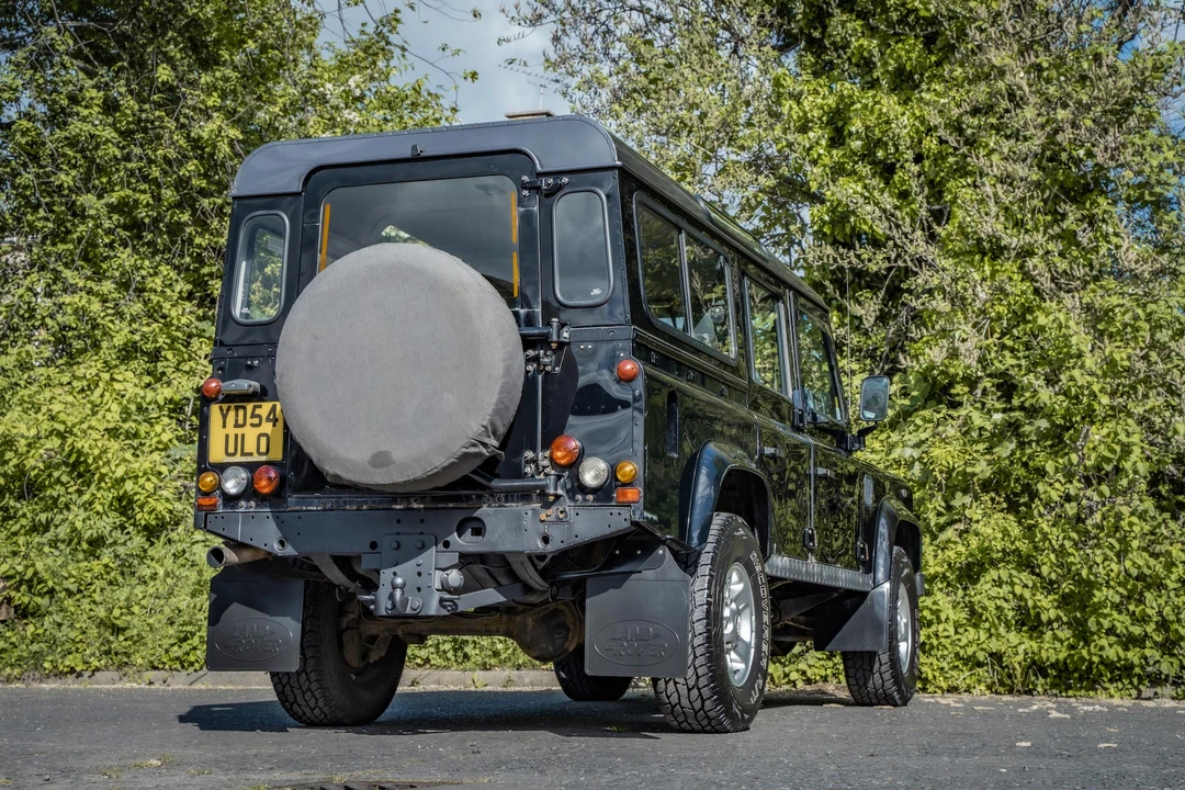 2004 Land Rover Defender 110 - Image 6 of 31