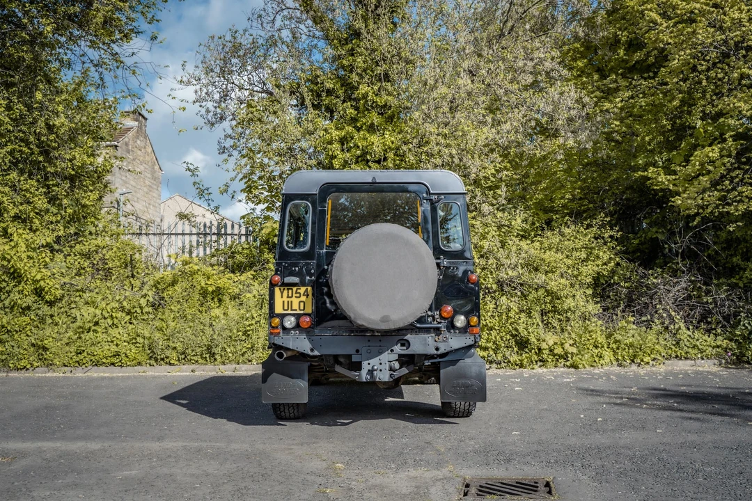 2004 Land Rover Defender 110 - Image 7 of 31