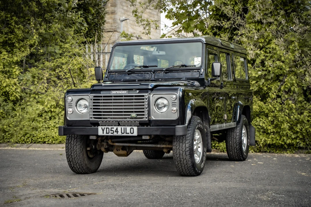 2004 Land Rover Defender 110 - Image 19 of 31
