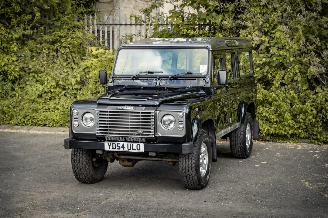 2004 Land Rover Defender 110 - Image 10 of 31