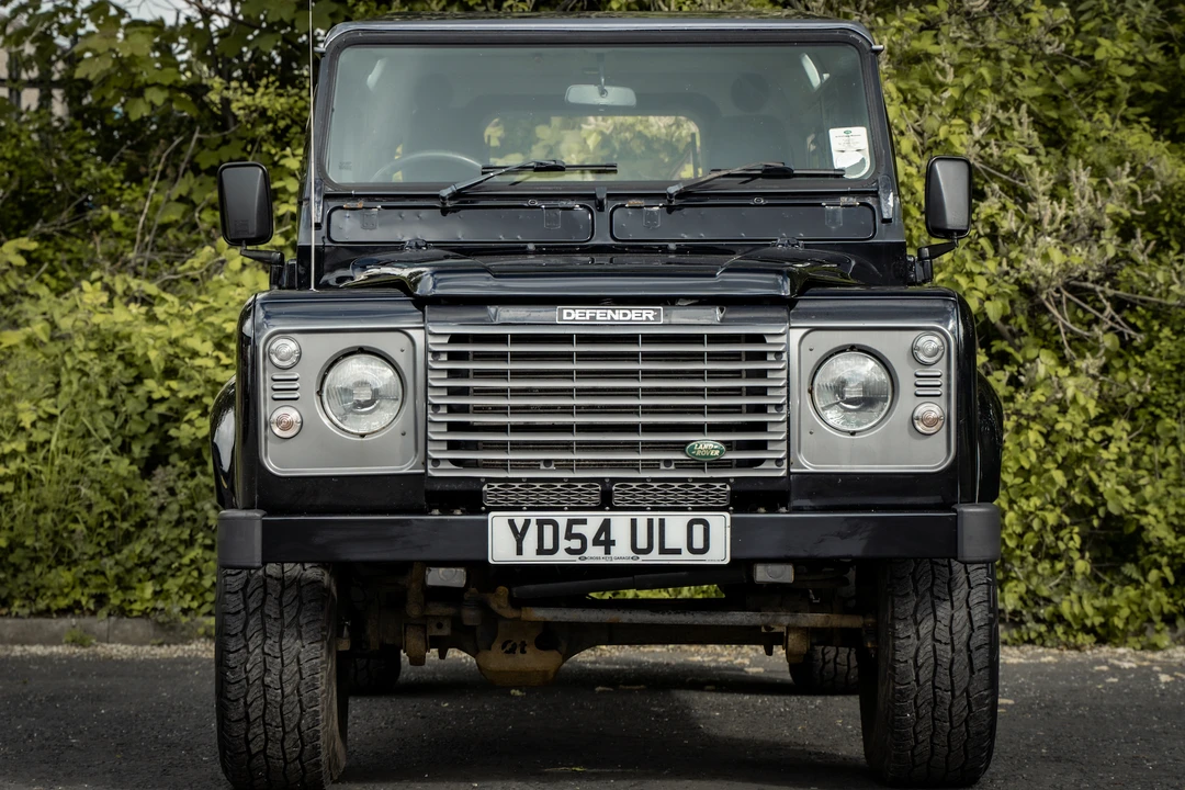 2004 Land Rover Defender 110 - Image 11 of 31