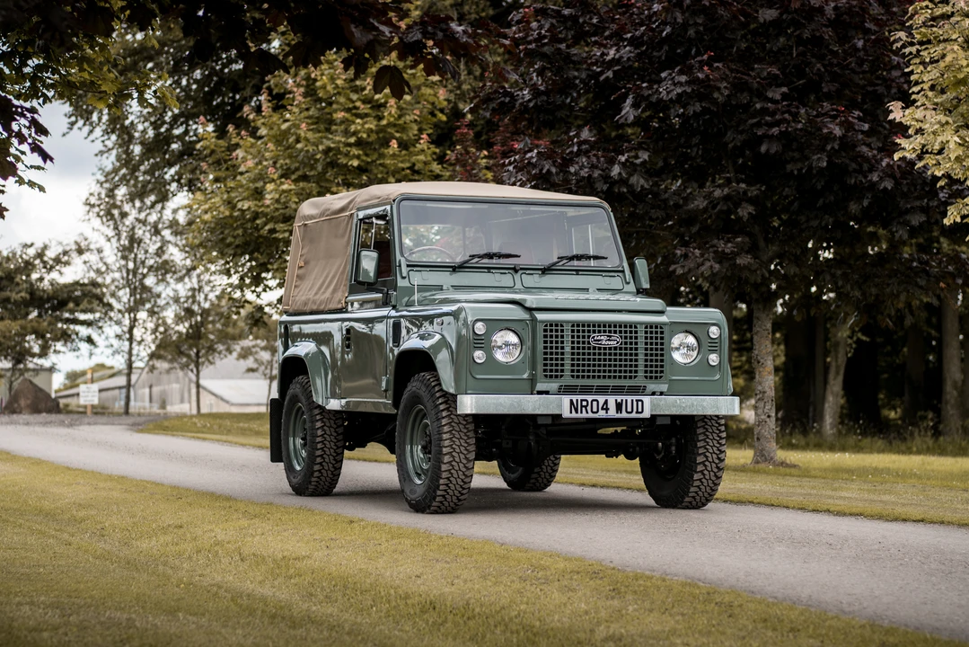 2004 Land Rover Defender 90 - Image 4 of 30