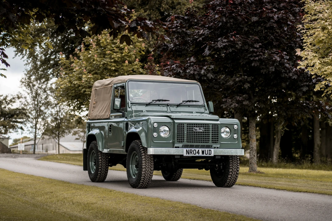 2004 Land Rover Defender 90 - Image 12 of 30