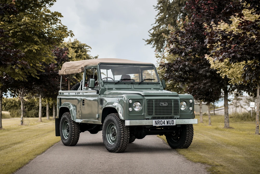 2004 Land Rover Defender 90 - Image 13 of 30
