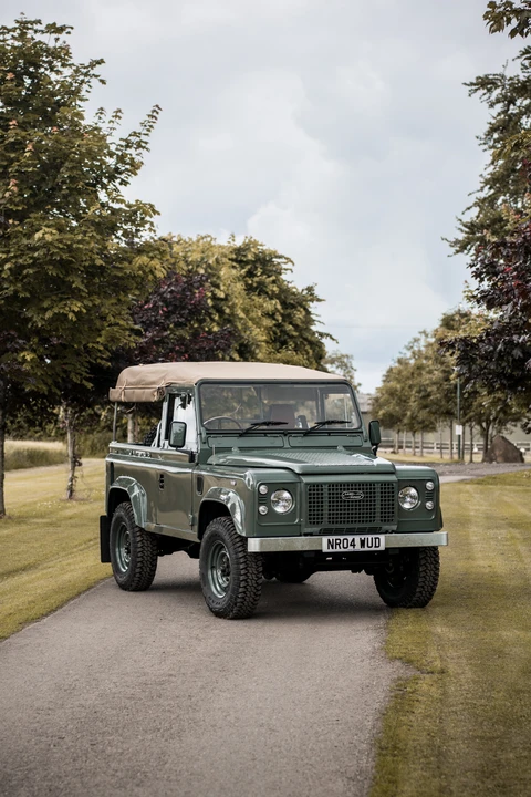 2004 Land Rover Defender 90 - Image 19 of 30