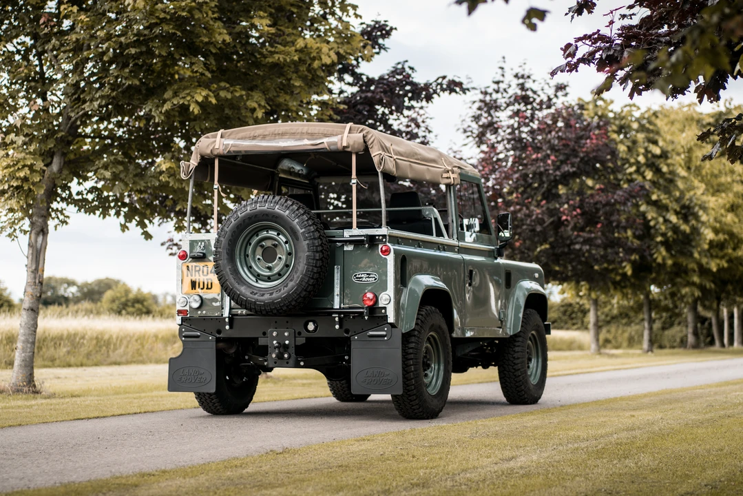 2004 Land Rover Defender 90 - Image 16 of 30
