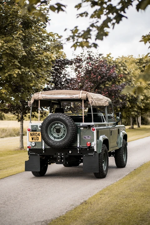 2004 Land Rover Defender 90 - Image 24 of 30