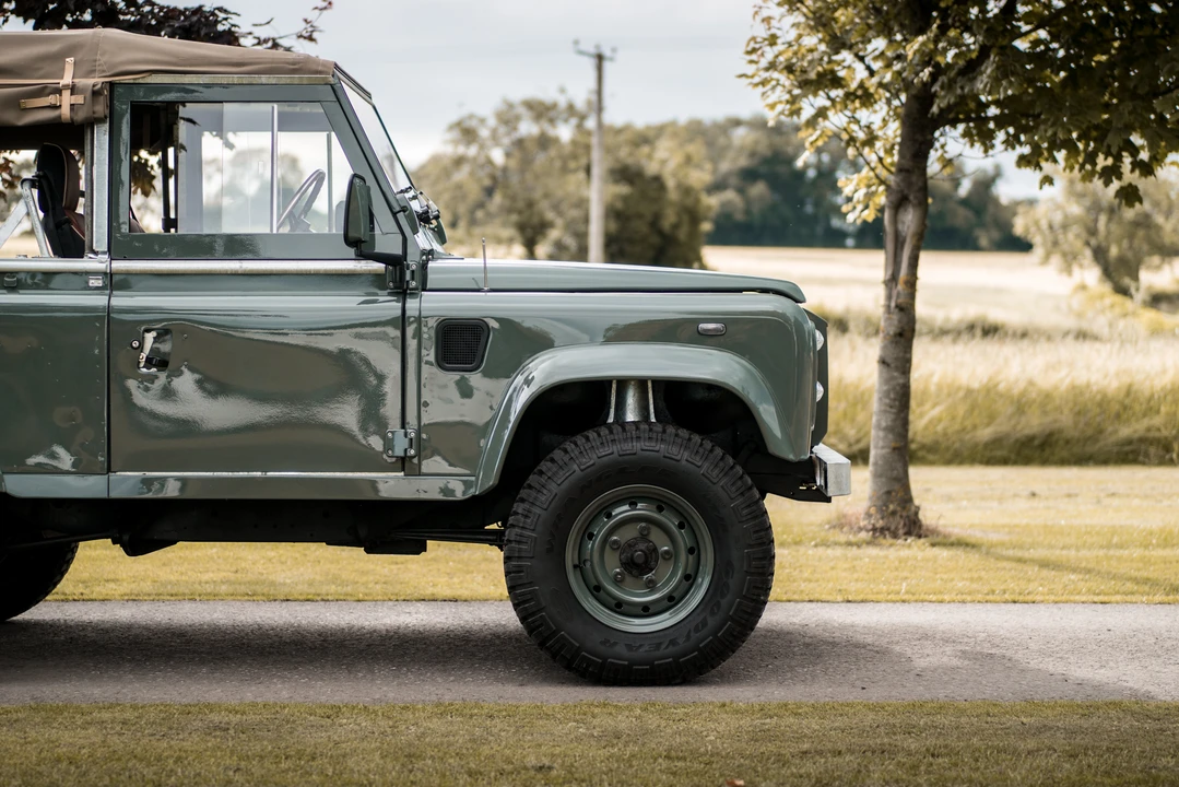 2004 Land Rover Defender 90 - Image 17 of 30