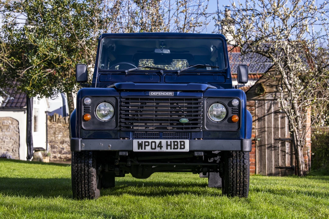 2004 Land Rover Defender 90 - Image 11 of 31