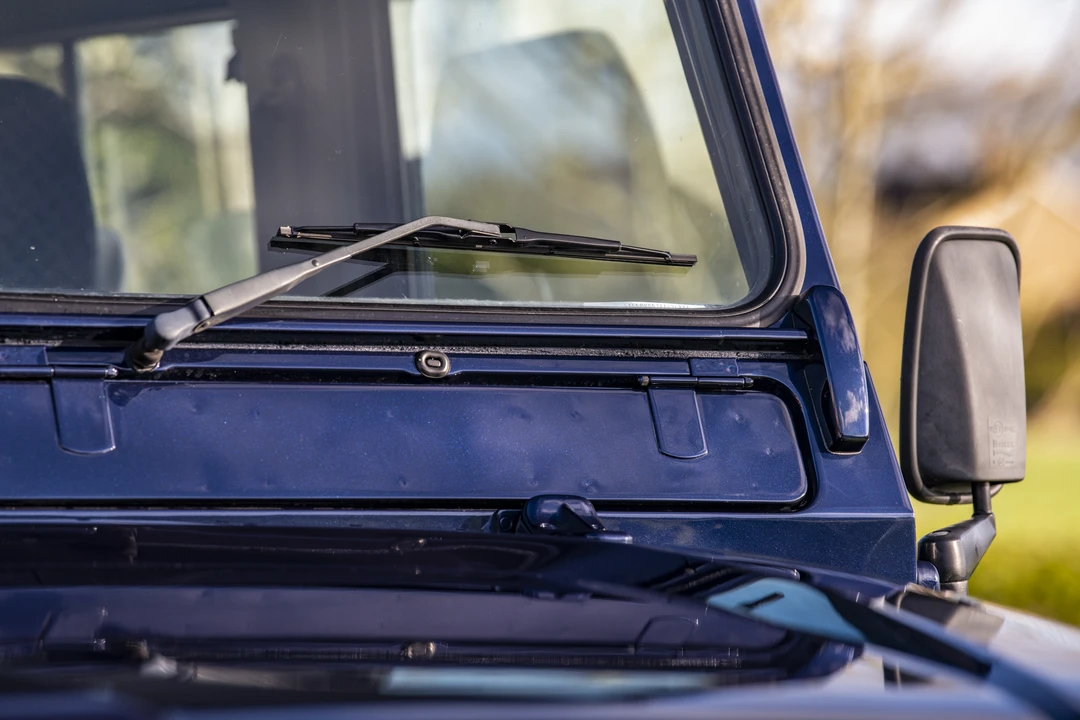 2004 Land Rover Defender 90 - Image 29 of 31