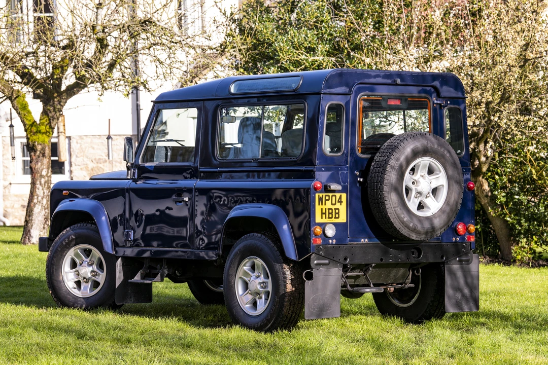 2004 Land Rover Defender 90 - Image 14 of 31